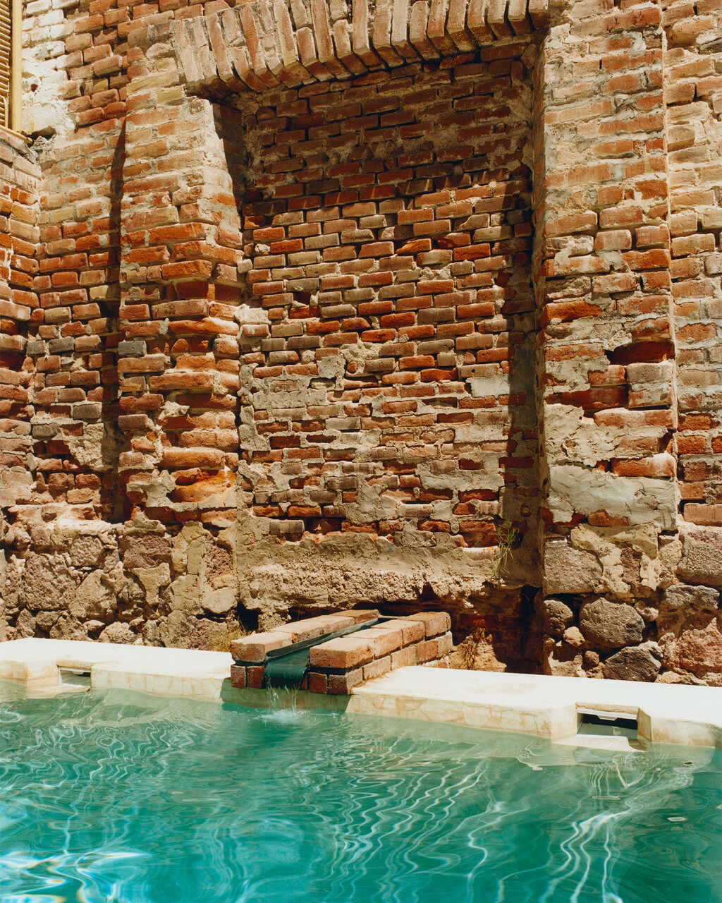 BAJA CLUB HOTEL - © Tom de Peyret