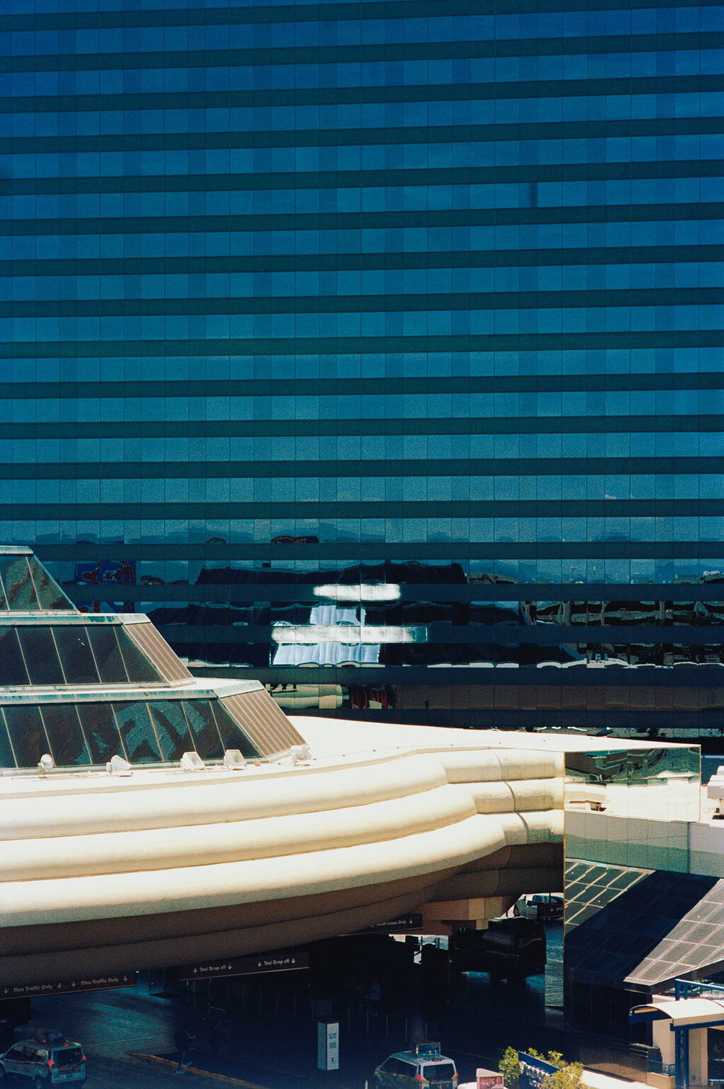 Concrete Mirages - © Tom de Peyret