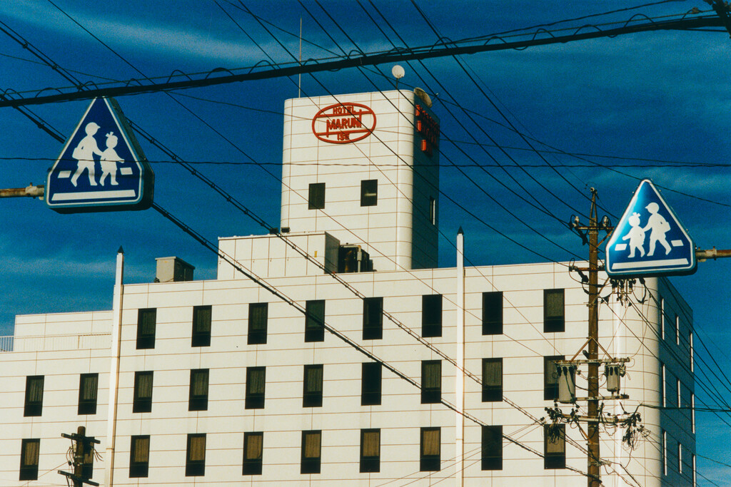 Purple Magazine - © Tom de Peyret