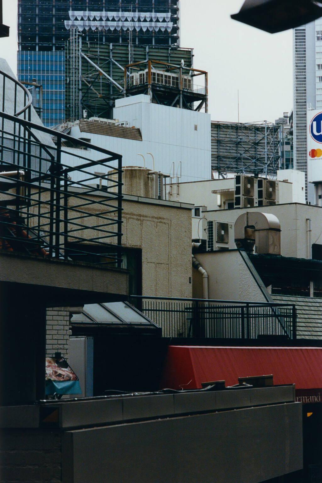 Purple Magazine - © Tom de Peyret