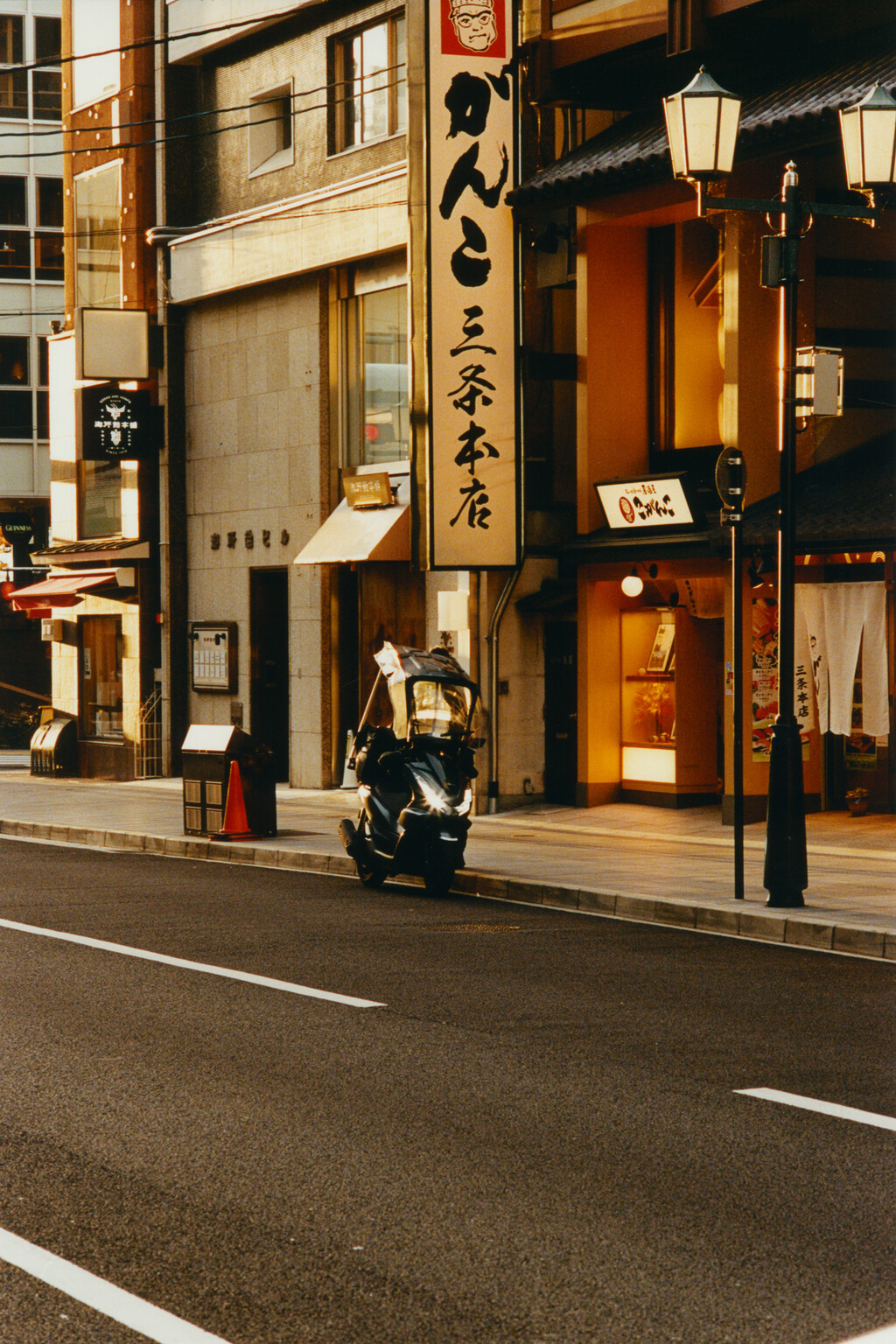 Purple Magazine - © Tom de Peyret