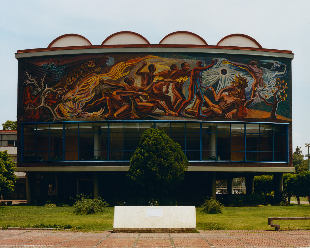 Purple Magazine - © Tom de Peyret