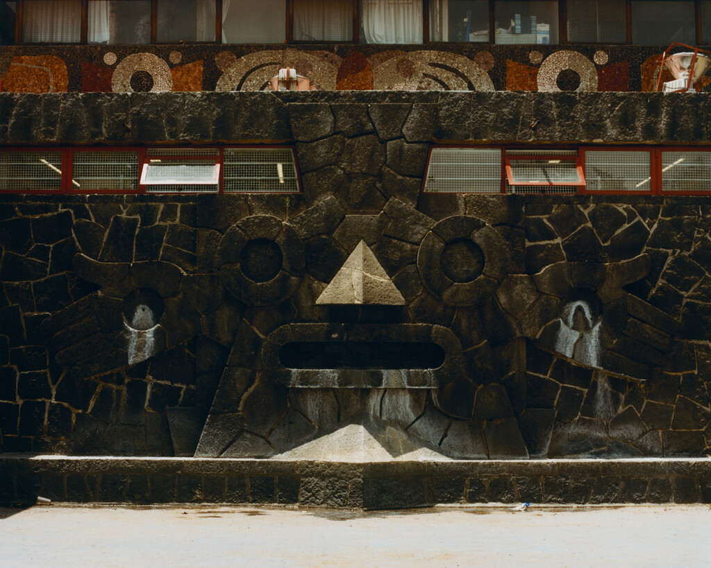 Purple Magazine - © Tom de Peyret