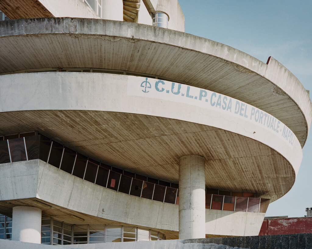 Purple Magazine - © Tom de Peyret