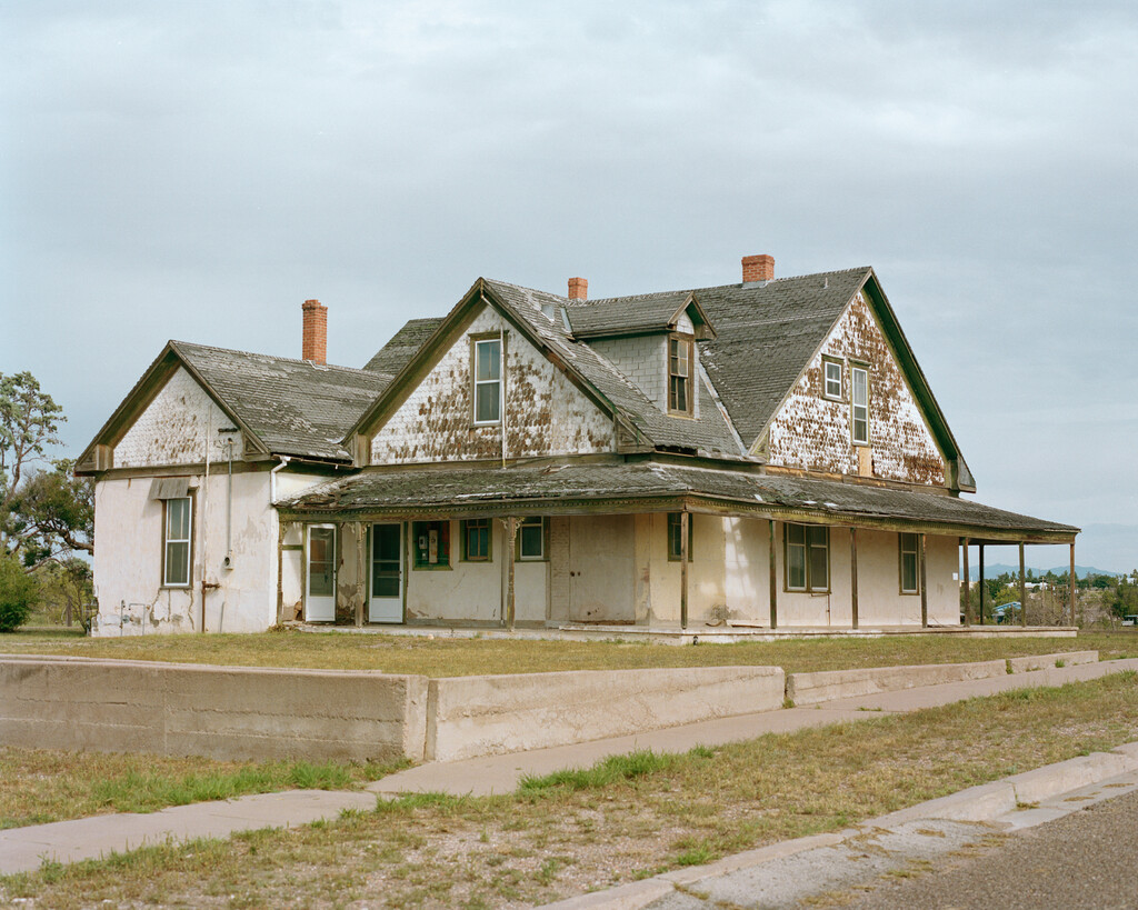 Revue - © Tom de Peyret