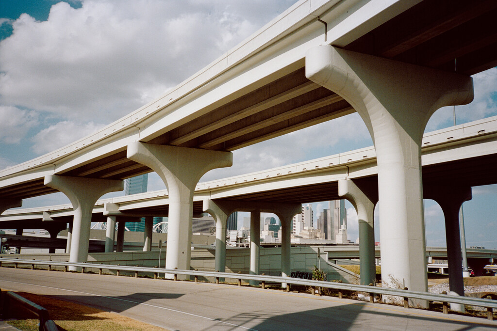 Revue - © Tom de Peyret