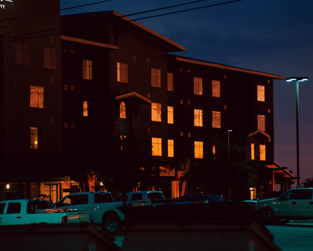 Revue - © Tom de Peyret