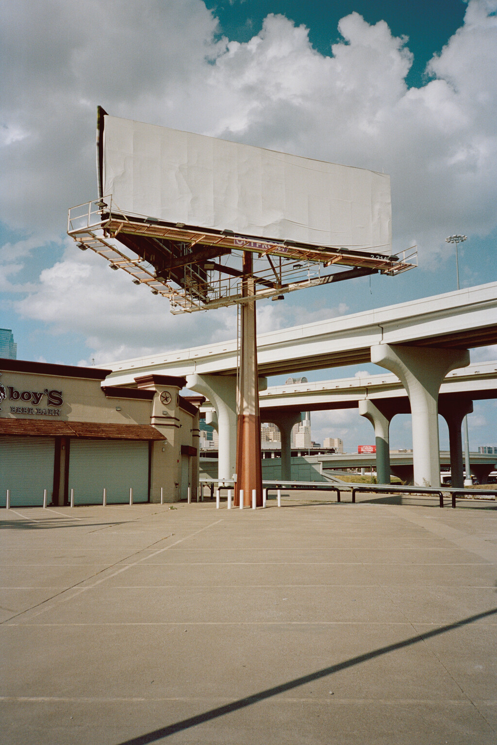 Revue - © Tom de Peyret